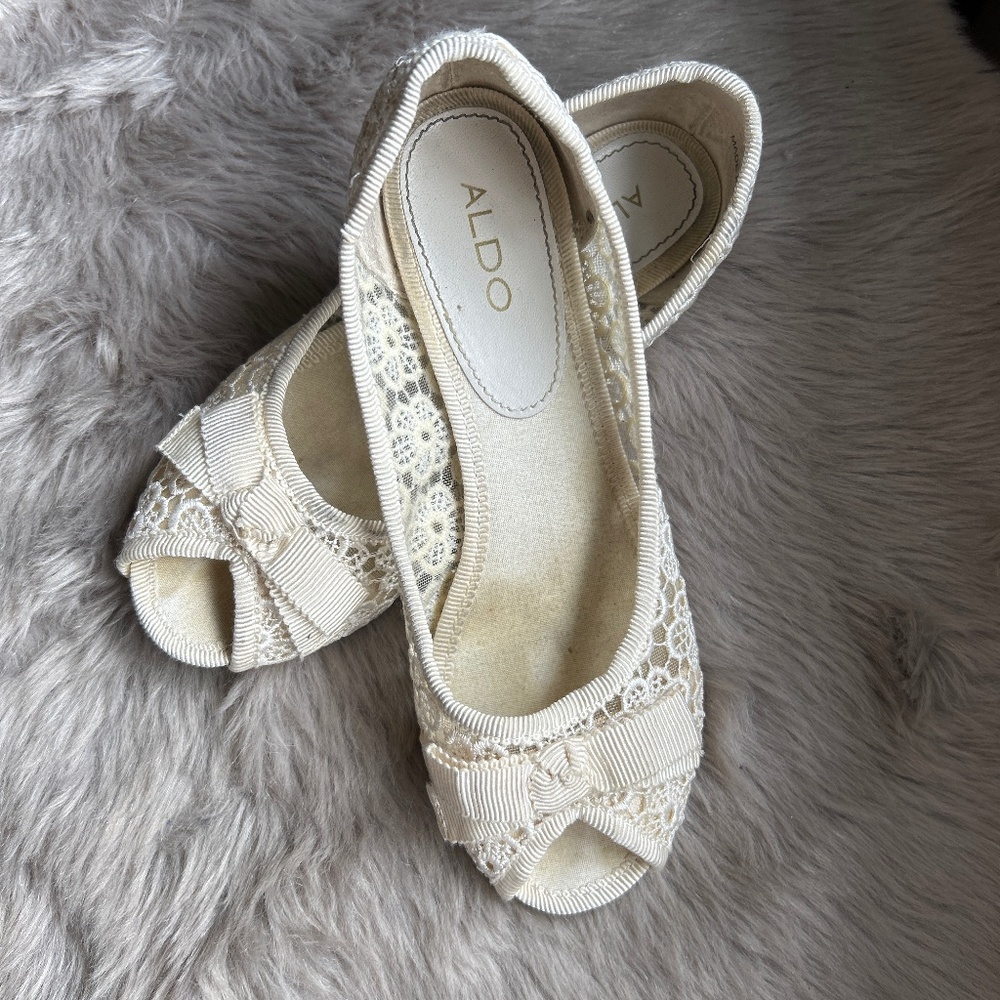 Aldo Off White - Peep toe Sandals 🥿